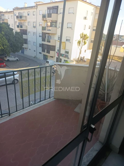 Apartamento T3 para Venda em Laranjeiro e Feijó