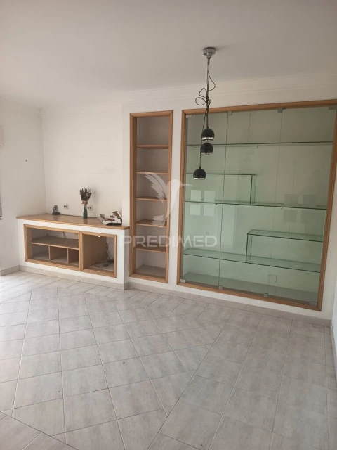 Apartamento T3 para Venda em Laranjeiro e Feijó