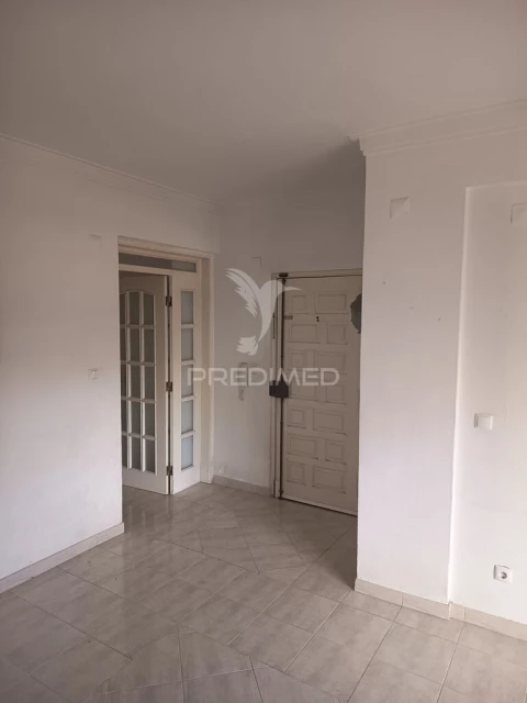 Apartamento T3 para Venda em Laranjeiro e Feijó
