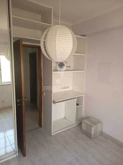 Apartamento T3 para Venda em Laranjeiro e Feijó