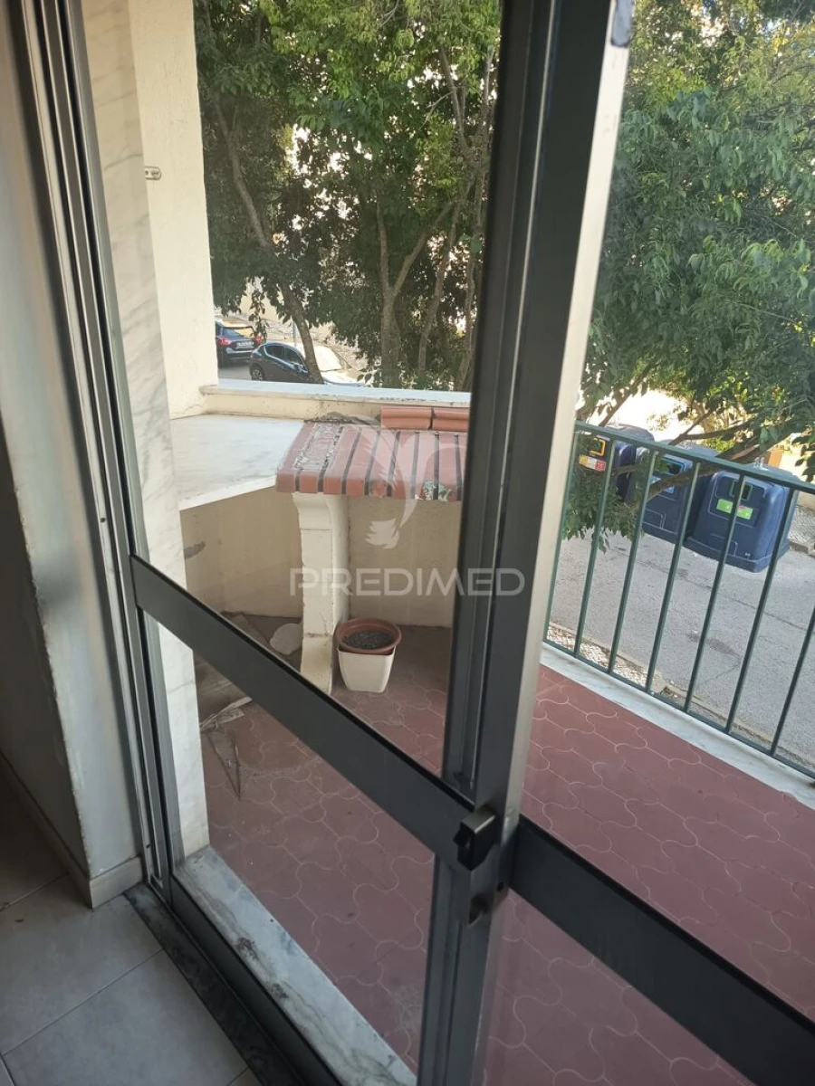 Apartamento T3 para Venda em Laranjeiro e Feijó Foto 3