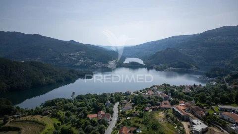 Moradia T3 para Venda em Rio Caldo