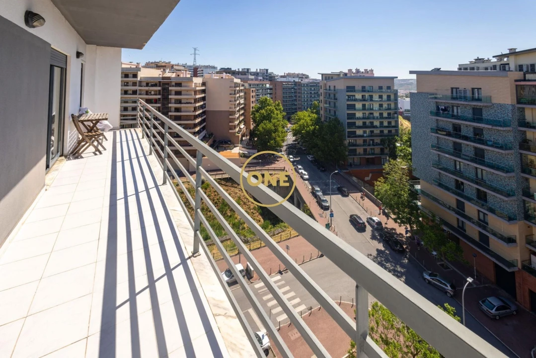 Apartamento T2 para Venda em Odivelas Foto 1