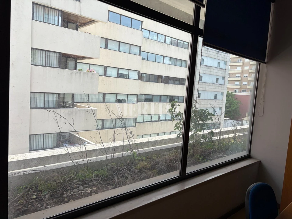 Escritório para Venda em Arcozelo Foto 1