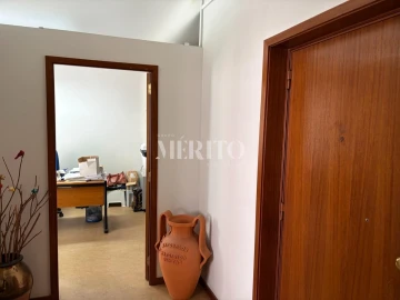 Escritório para Venda em Arcozelo