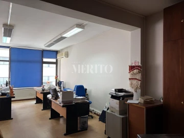 Escritório para Venda em Arcozelo
