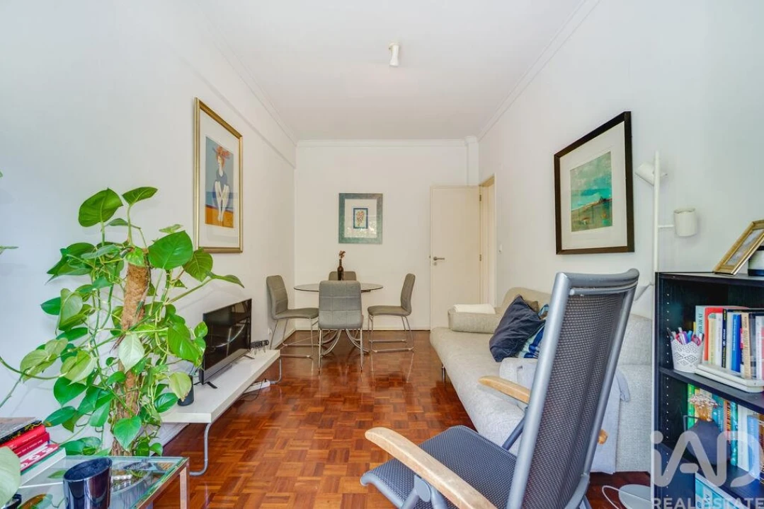 Apartamento T2 para Arrendamento em São Domingos de Benfica Foto 7