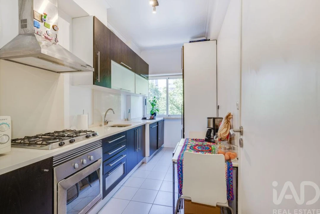 Apartamento T2 para Arrendamento em São Domingos de Benfica Foto 8