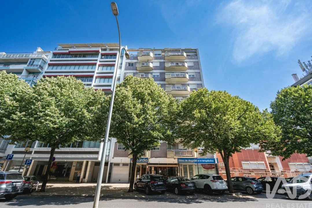 Apartamento T2 para Arrendamento em São Domingos de Benfica Foto 18