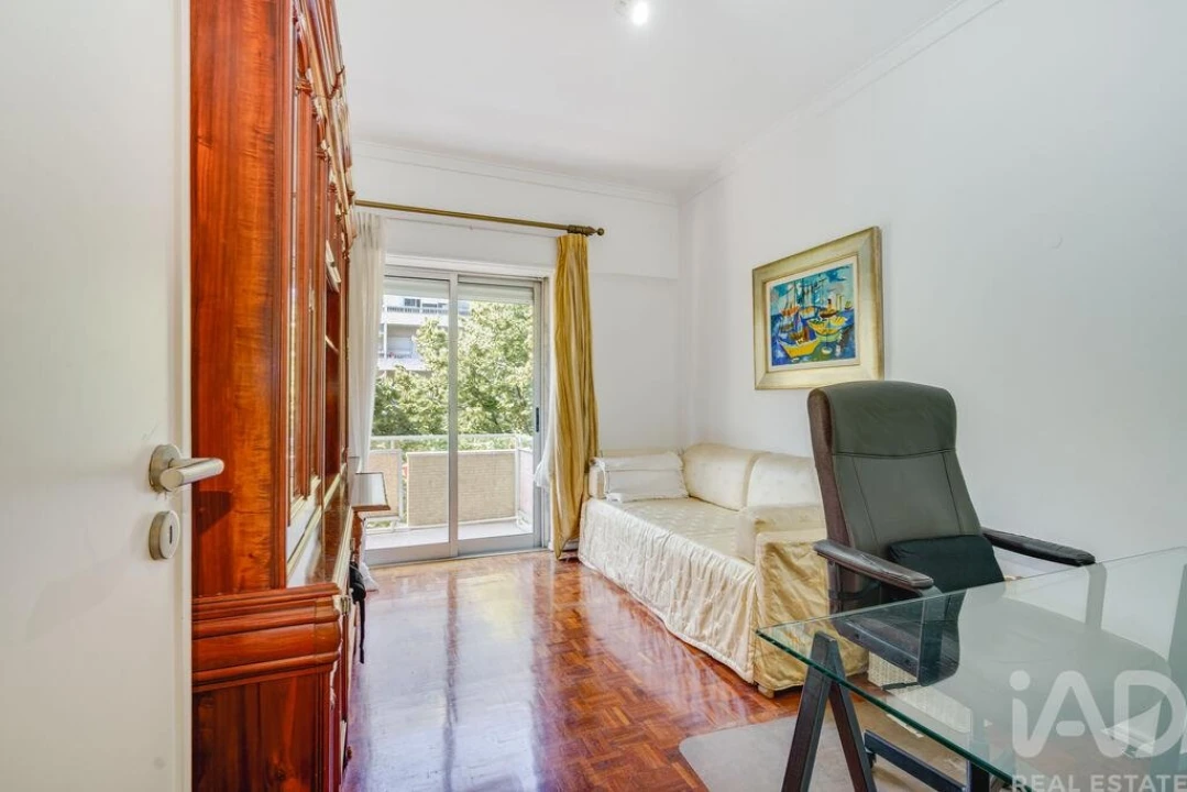 Apartamento T2 para Arrendamento em São Domingos de Benfica Foto 14