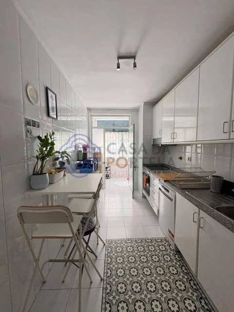 Apartamento T2 para Venda em Mafamude e Vilar do Paraíso