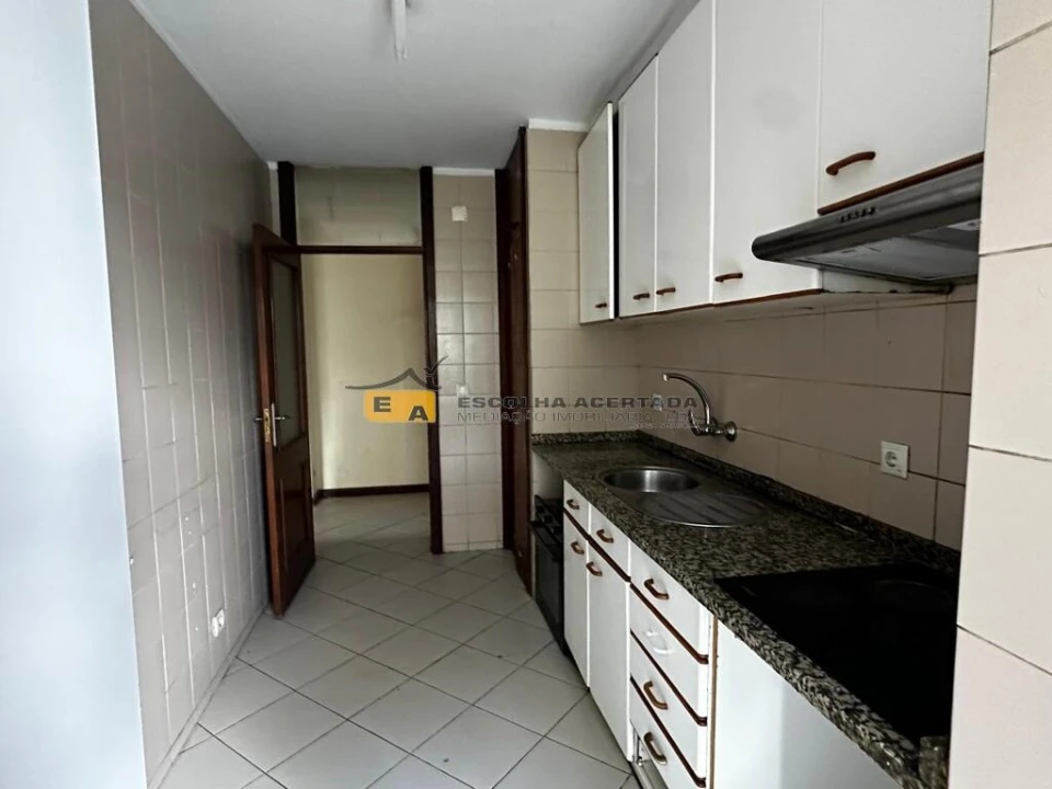 Apartamento T3 para Venda em Aguas Santas Foto 2