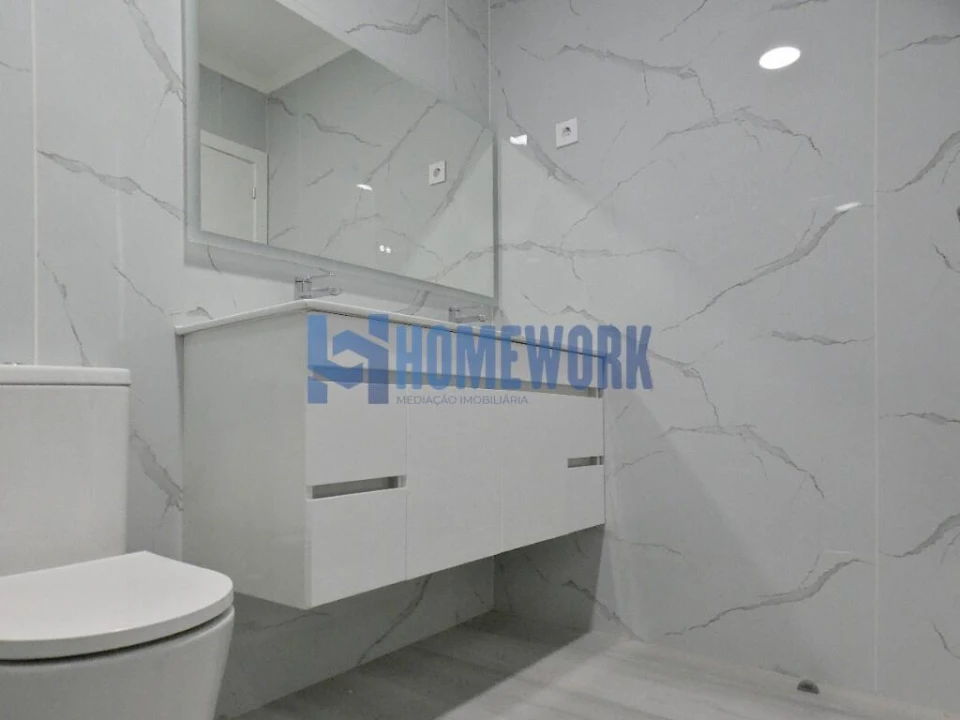 Apartamento T4 para Venda em Amora Foto 16