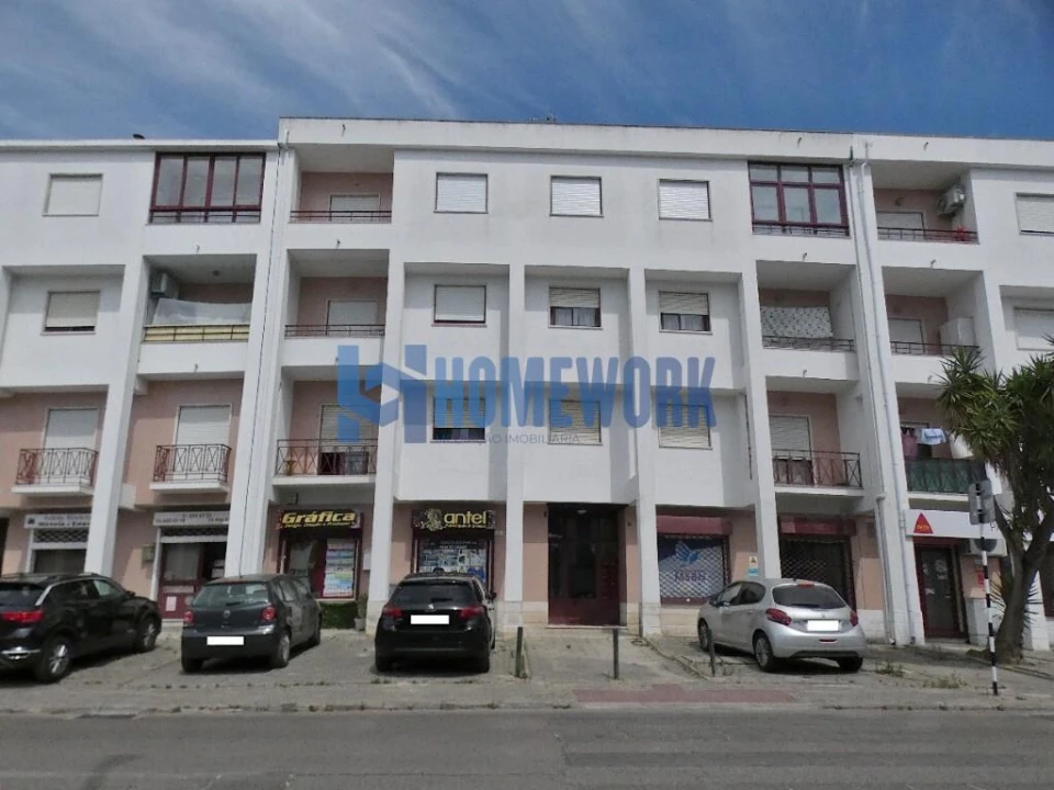 Apartamento T4 para Venda em Amora Foto 2