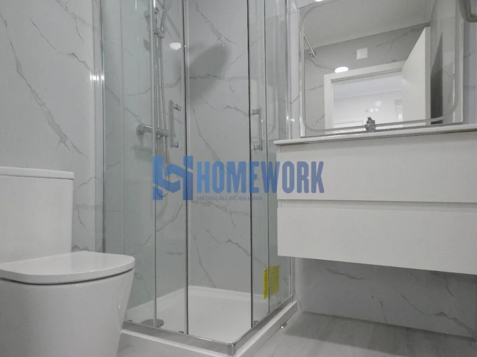 Apartamento T4 para Venda em Amora Foto 12