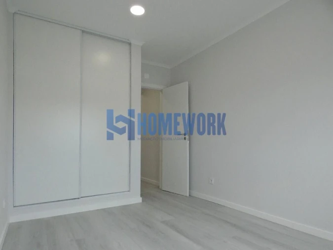 Apartamento T4 para Venda em Amora Foto 25