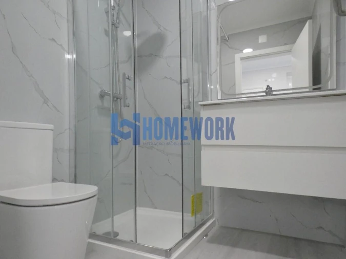 Apartamento T4 para Venda em Amora Foto 12