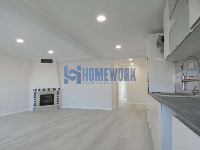 Apartamento T4 para Venda em Amora Foto 11