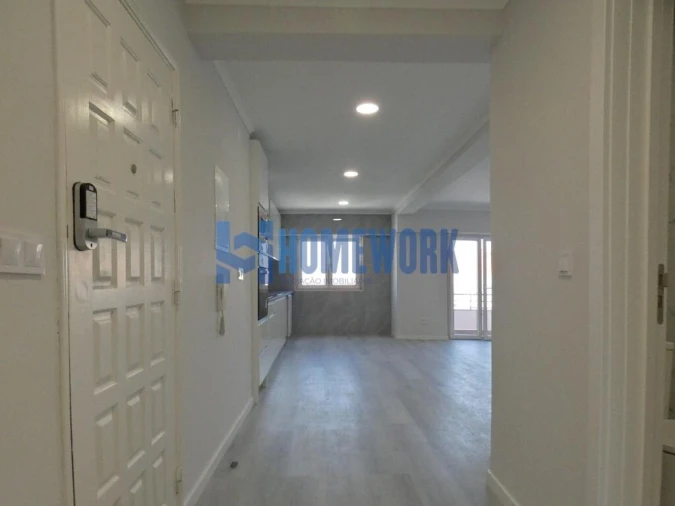 Apartamento T4 para Venda em Amora Foto 4