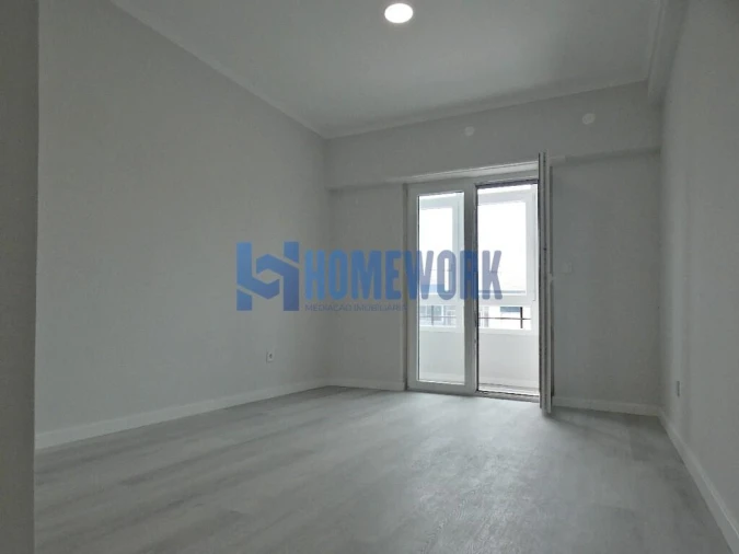 Apartamento T4 para Venda em Amora Foto 18
