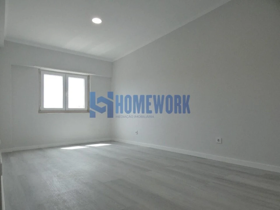 Apartamento T4 para Venda em Amora Foto 26