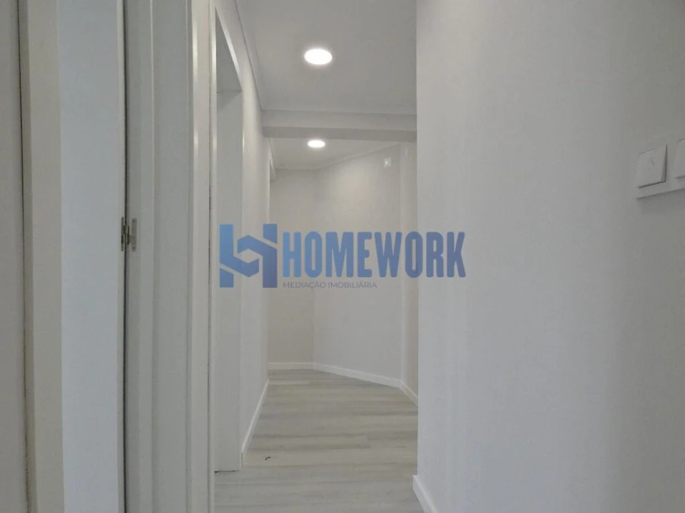 Apartamento T4 para Venda em Amora Foto 17
