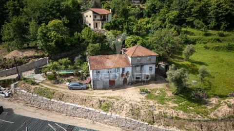 Moradia T3 para Venda em Rio Caldo