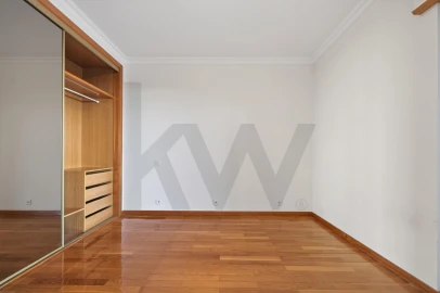 Apartamento T3 para Venda em Oeiras e São Julião da Barra, Paço de Arcos e Caxias