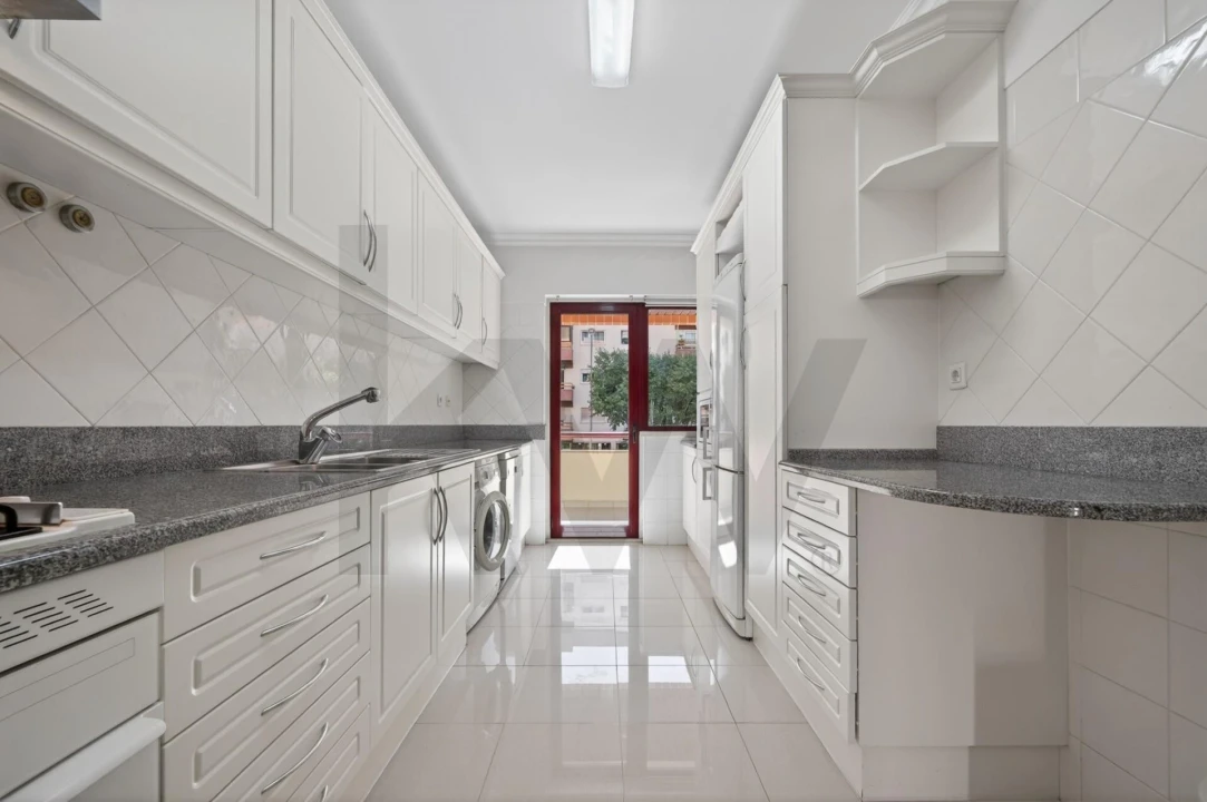 Apartamento T3 para Venda em Oeiras e São Julião da Barra, Paço de Arcos e Caxias Foto 1
