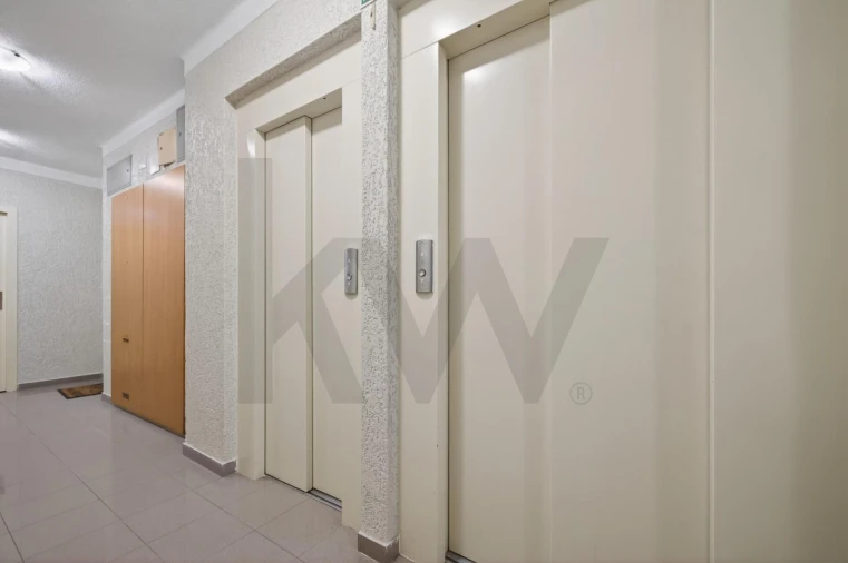 Apartamento T3 para Venda em Oeiras e São Julião da Barra, Paço de Arcos e Caxias Foto 28