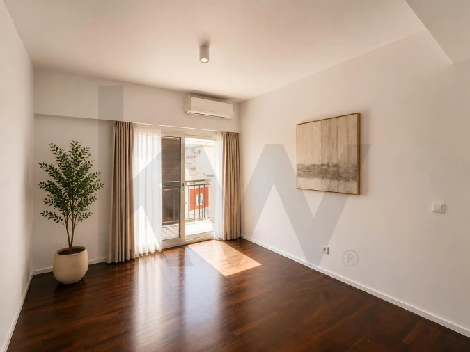 Apartamento T5 para Venda em Carcavelos e Parede Foto 14