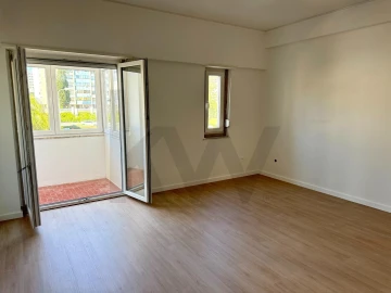 Apartamento T3 para Arrendamento em Oeiras e São Julião da Barra, Paço de Arcos e Caxias