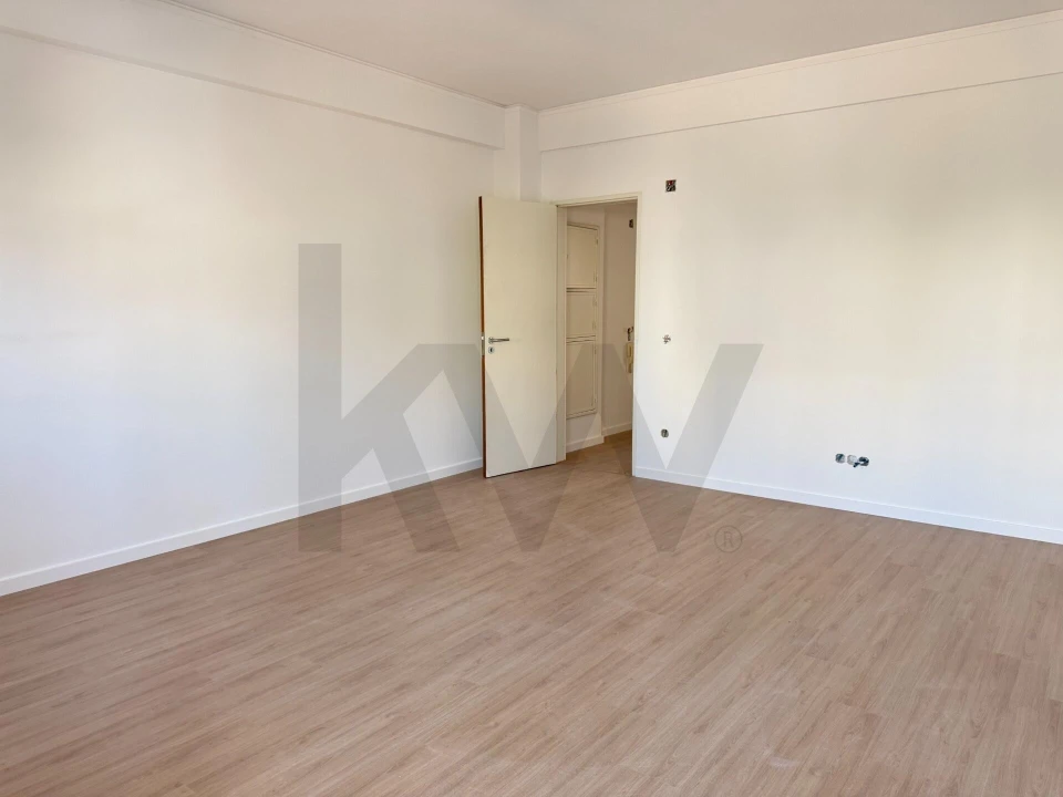 Apartamento T3 para Arrendamento em Oeiras e São Julião da Barra, Paço de Arcos e Caxias Foto 15