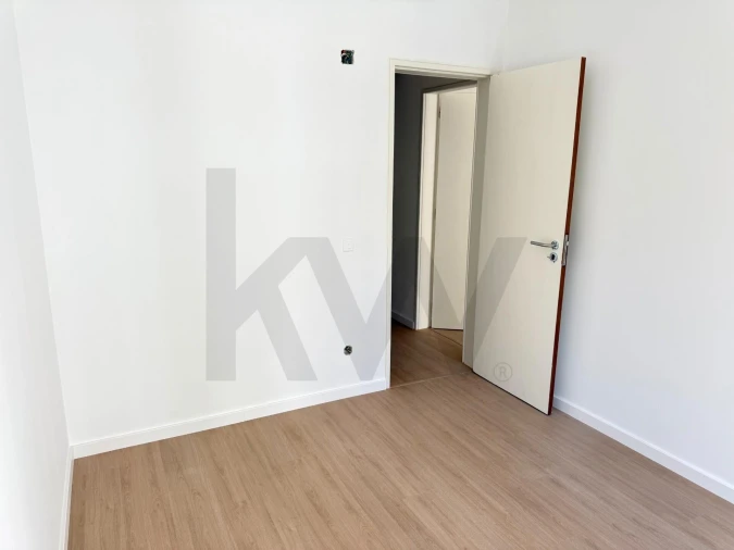Apartamento T3 para Arrendamento em Oeiras e São Julião da Barra, Paço de Arcos e Caxias Foto 2