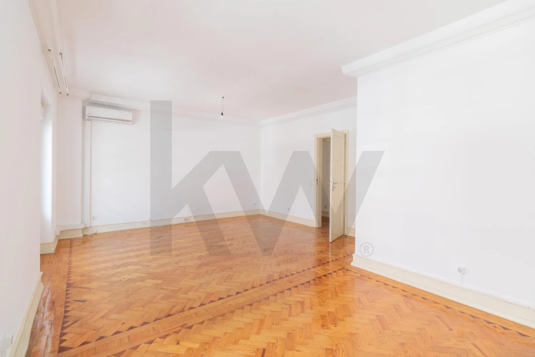 Apartamento T3 para Arrendamento em Avenidas Novas Foto 7