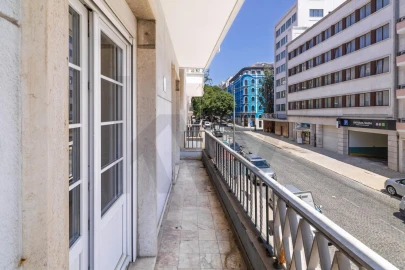 Apartamento T3 para Arrendamento em Avenidas Novas