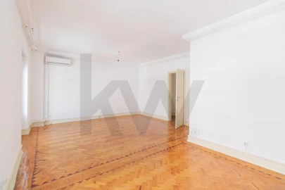 Apartamento T3 para Arrendamento em Avenidas Novas