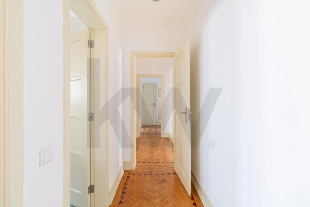 Apartamento T3 para Arrendamento em Avenidas Novas Foto 4