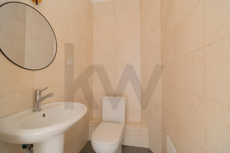 Apartamento T3 para Arrendamento em Avenidas Novas Foto 12