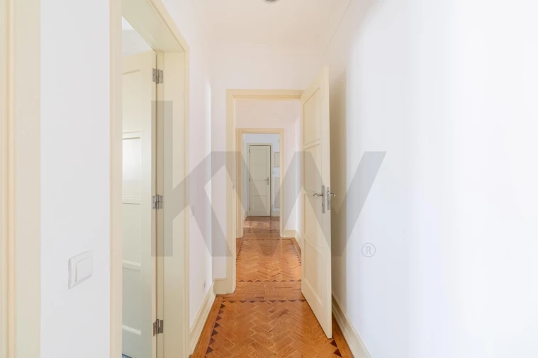 Apartamento T3 para Arrendamento em Avenidas Novas Foto 5
