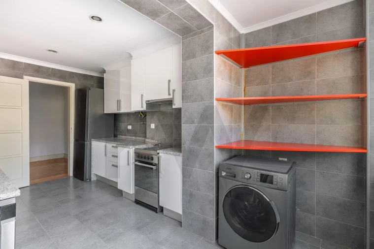Apartamento T3 para Arrendamento em Avenidas Novas Foto 16