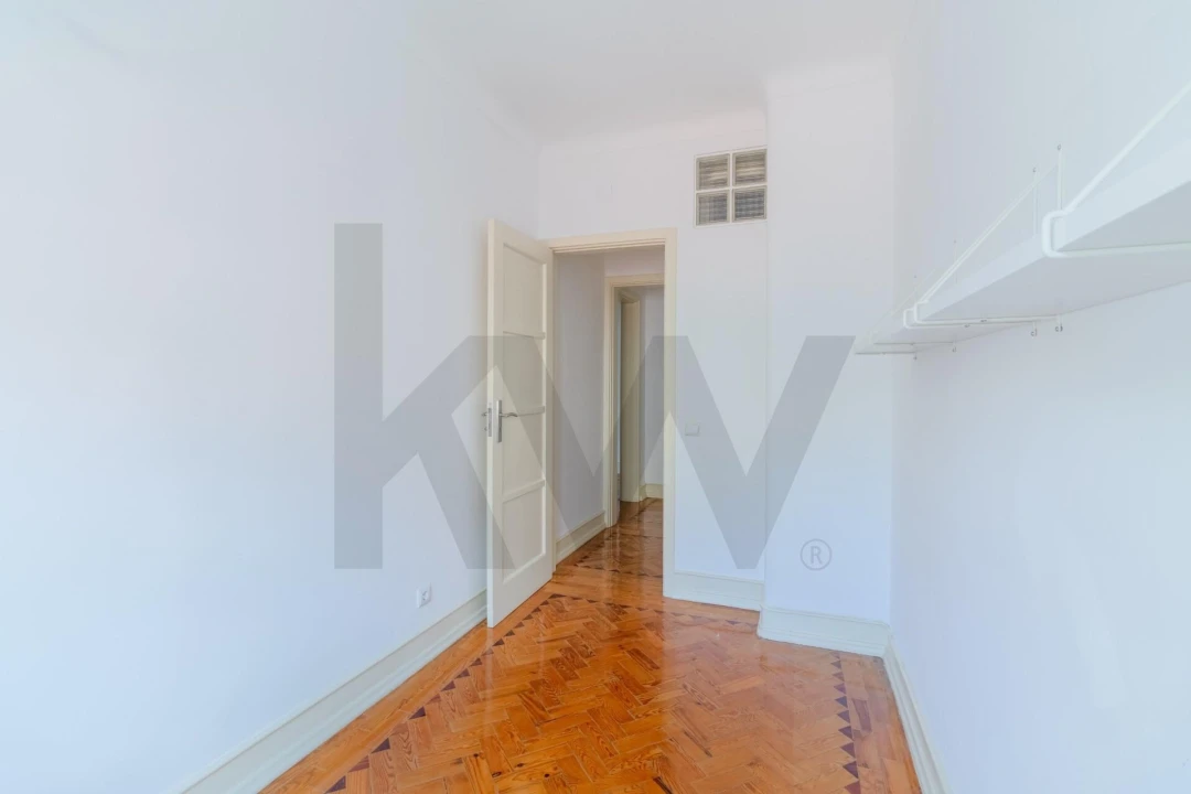 Apartamento T3 para Arrendamento em Avenidas Novas Foto 9