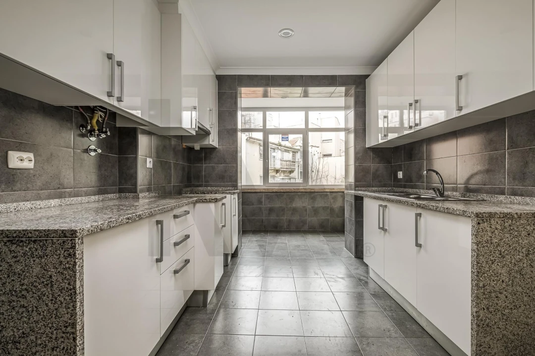 Apartamento T3 para Arrendamento em Avenidas Novas Foto 1
