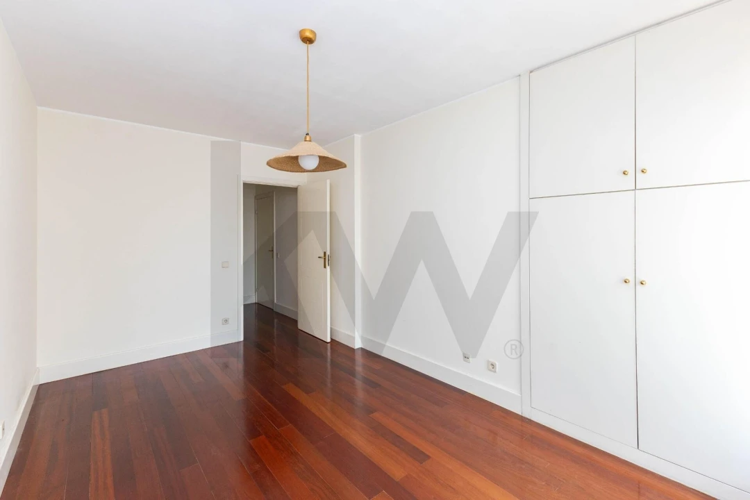 Apartamento T1 para Arrendamento em Ramalde Foto 6