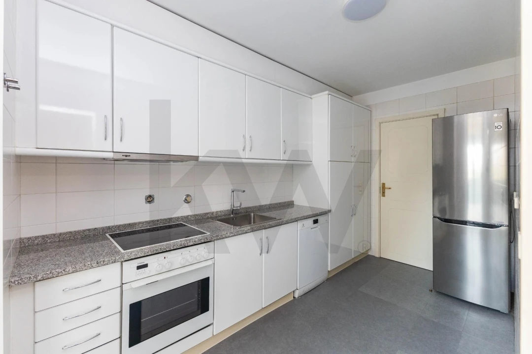 Apartamento T1 para Arrendamento em Ramalde Foto 3