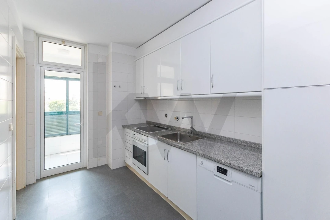 Apartamento T1 para Arrendamento em Ramalde Foto 4