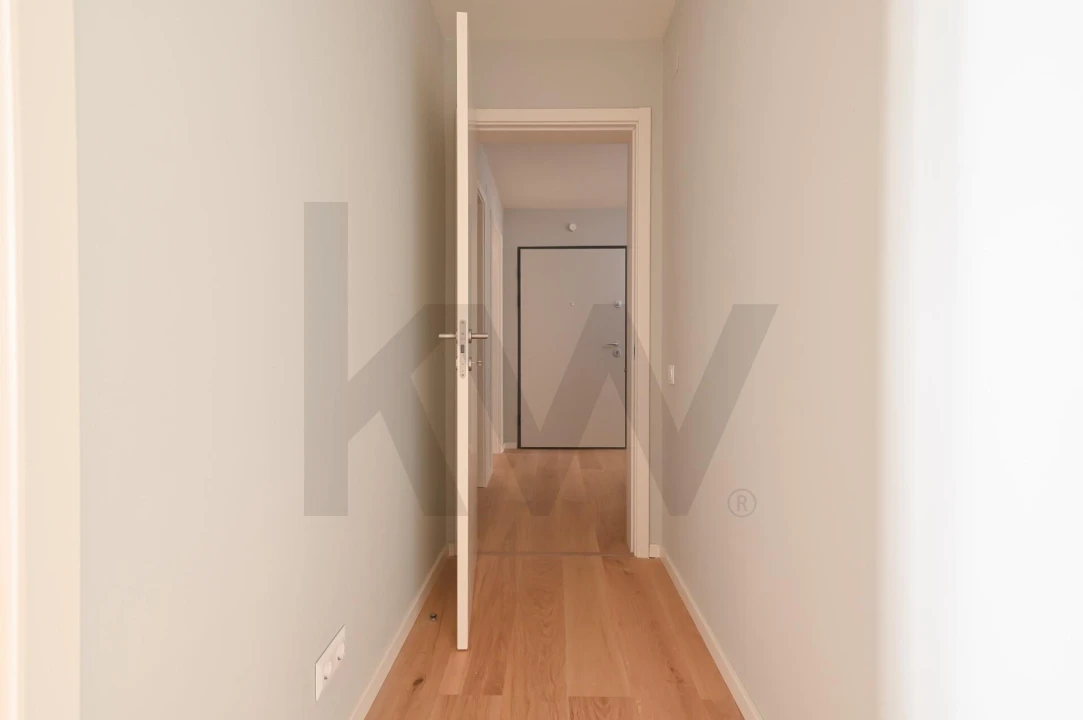 Apartamento T3 para Arrendamento em Santo António Foto 31