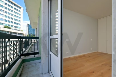 Apartamento T3 para Arrendamento em Santo António