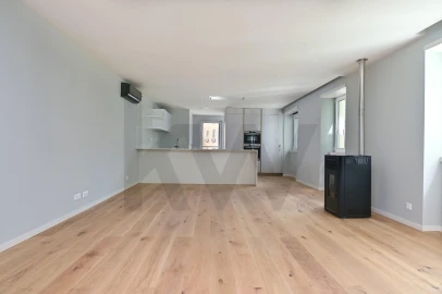 Apartamento T3 para Arrendamento em Santo António