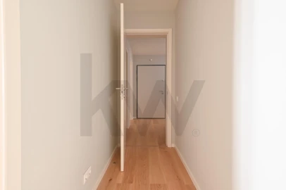 Apartamento T3 para Arrendamento em Santo António